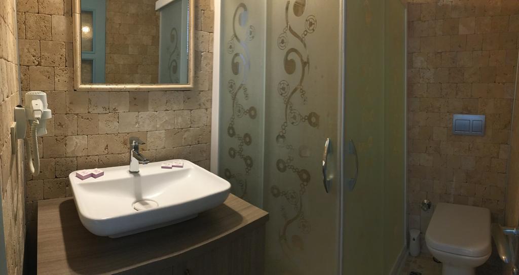 Alacati Sardunya Hotel ภายนอก รูปภาพ